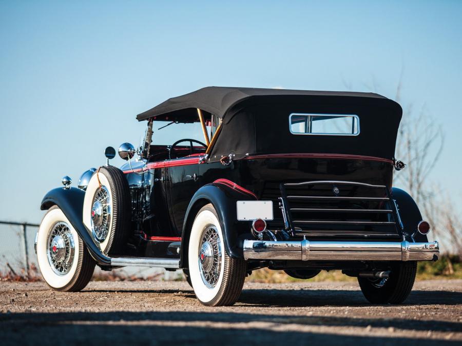  Packard Deluxe Eight Sport Phaeton 1932 года  (фото 8 из 9)